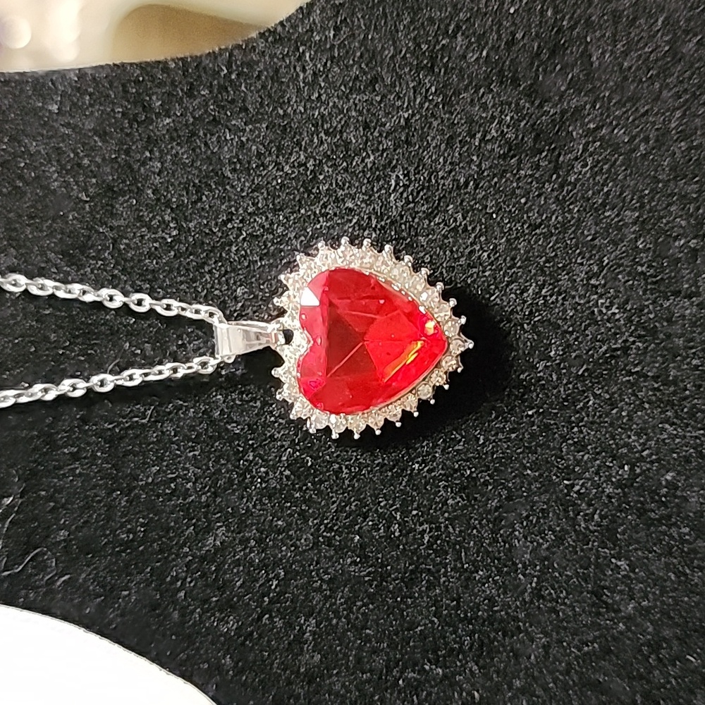 🩷Red Heart cubic zirconia necklace❤️